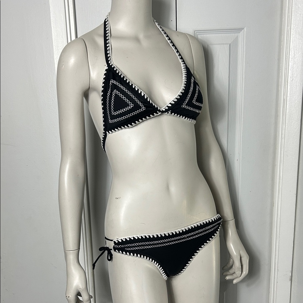 Chic Black with White Stitching Bikini. Lightly padded. SUPER CUTE!
